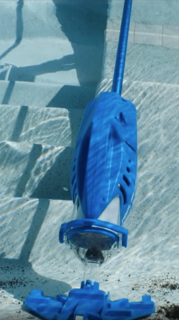 the-3-best-above-ground-pool-vacuums-your-pool-deserves-banner-image-mobile-11015.png
